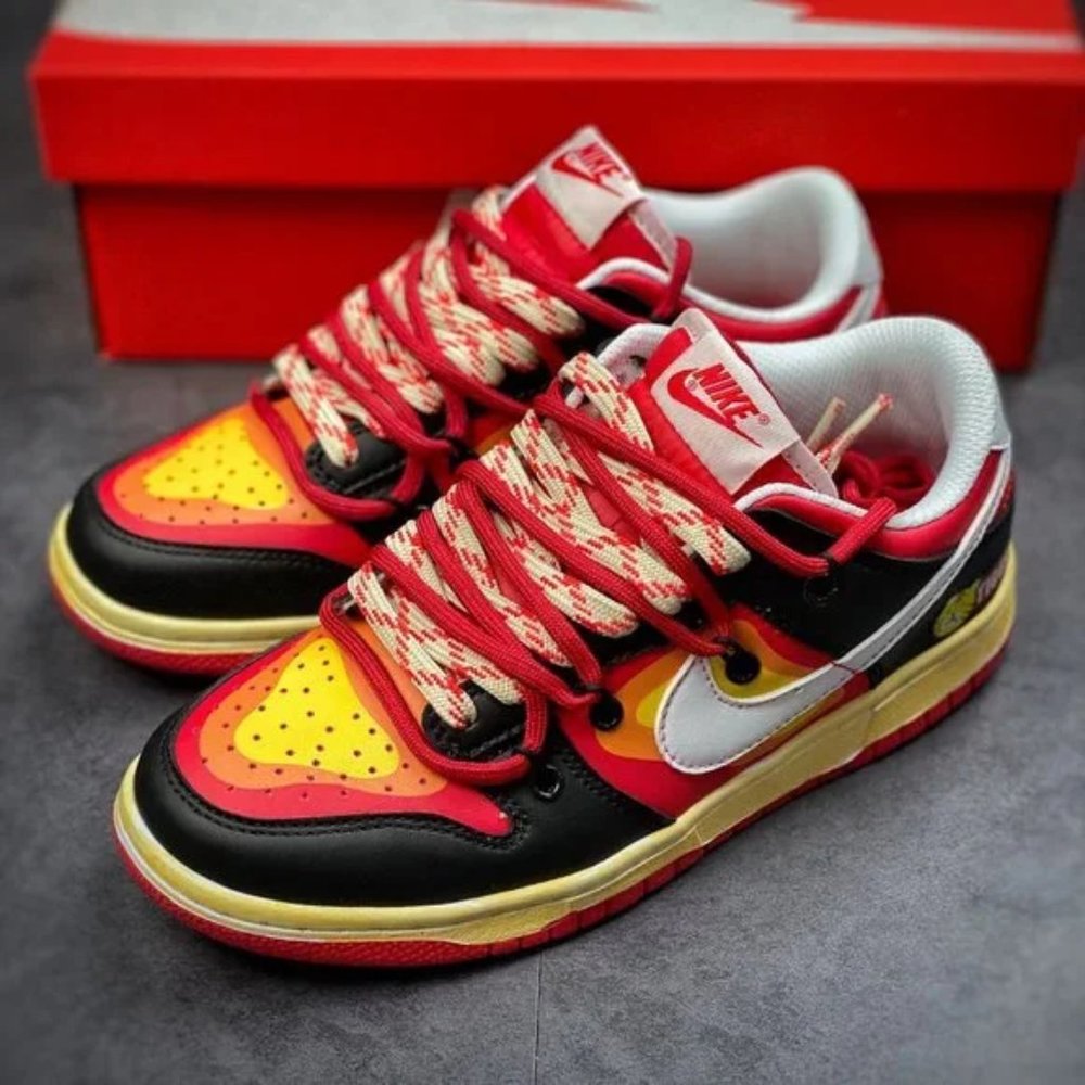 Futura x Nike Dunk Low SB - Picture 5 of 5